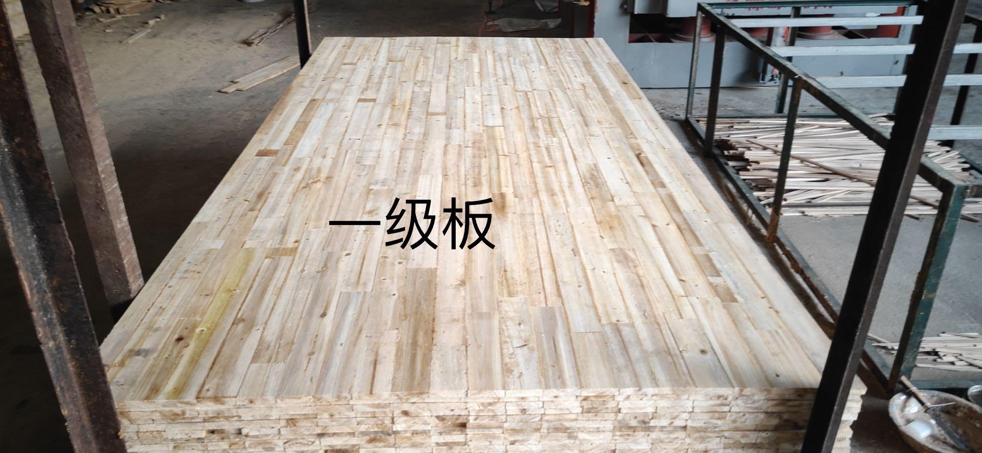 如何選購(gòu)優(yōu)質(zhì)的杉木板.jpeg 如何選購(gòu)優(yōu)質(zhì)的杉木板.jpeg